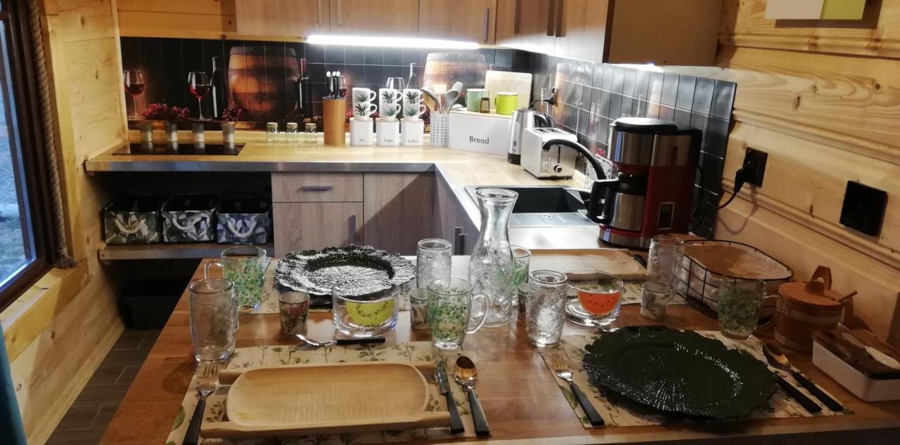 Woodorf Drewnem Uslane - Domki Z Bala Nad Rzeka Slupia Wsrod Pol I Lasow Z Chata Grillowa, Ogniskiem I Placami Zabaw Dla Dzieci Ούστκα Εξωτερικό φωτογραφία